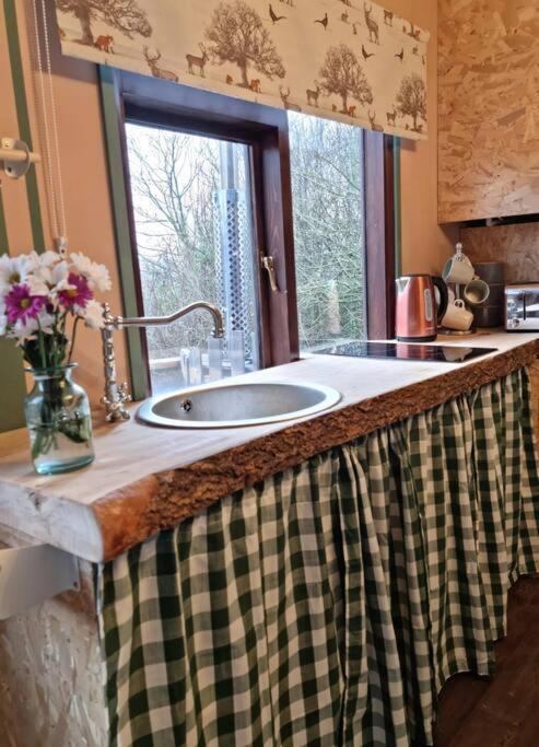 The Woodland Lodge - Wood Fired Hot Tub And Firepit Hambleton Esterno foto
