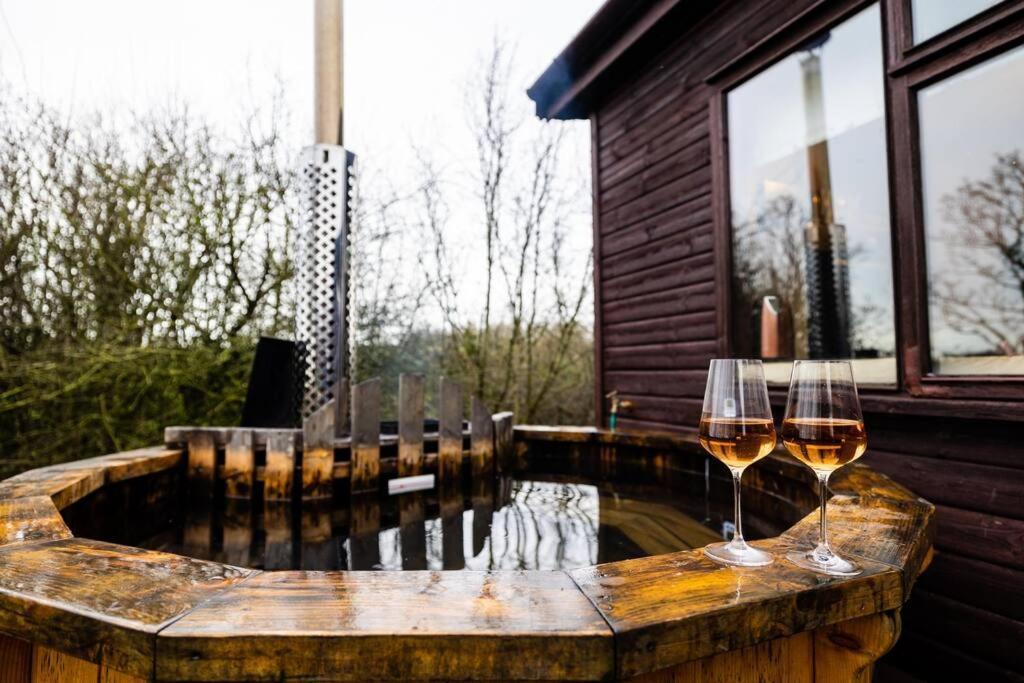 The Woodland Lodge - Wood Fired Hot Tub And Firepit Hambleton Esterno foto